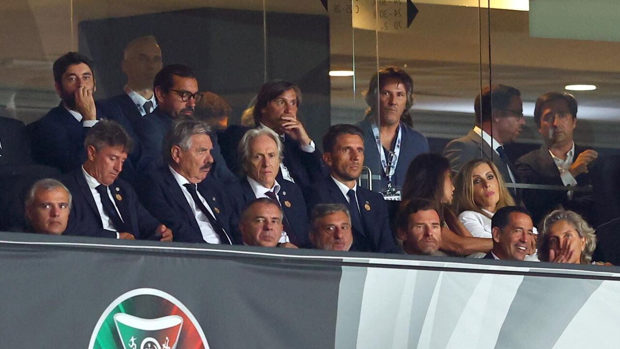 Jorge Jesus na tribuna do Cidade de Coimbra
