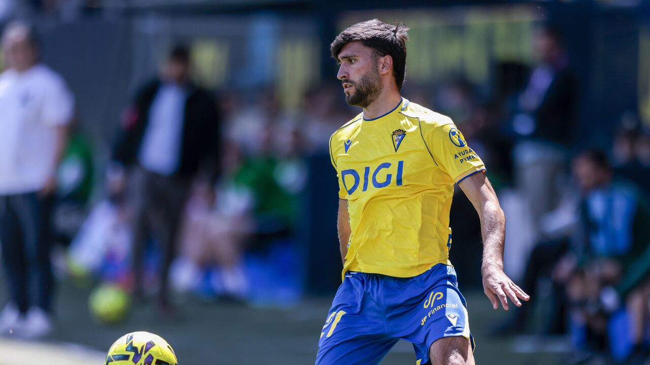 Mario Climent atuava no Cádiz