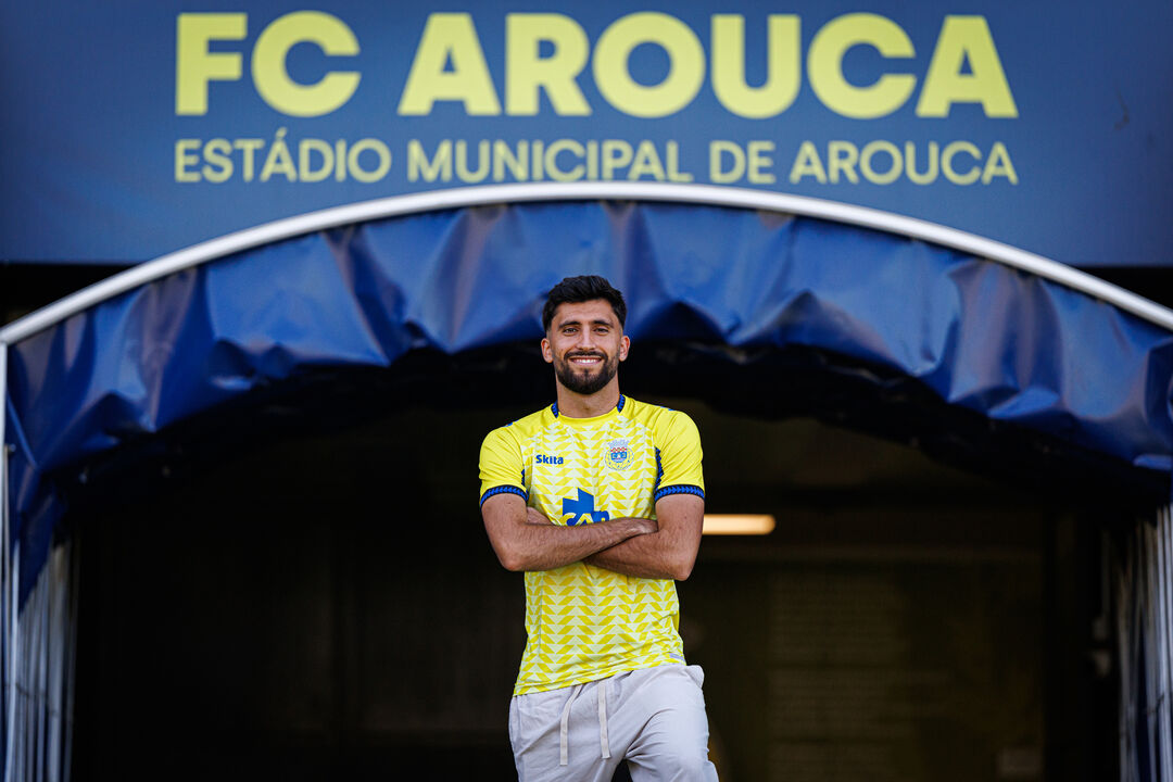 Mario Climent é reforço do Arouca