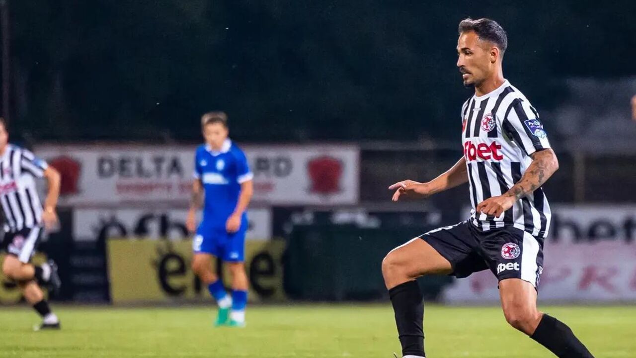 Tiago Matos em ação pelo Lokomotiv Gorna