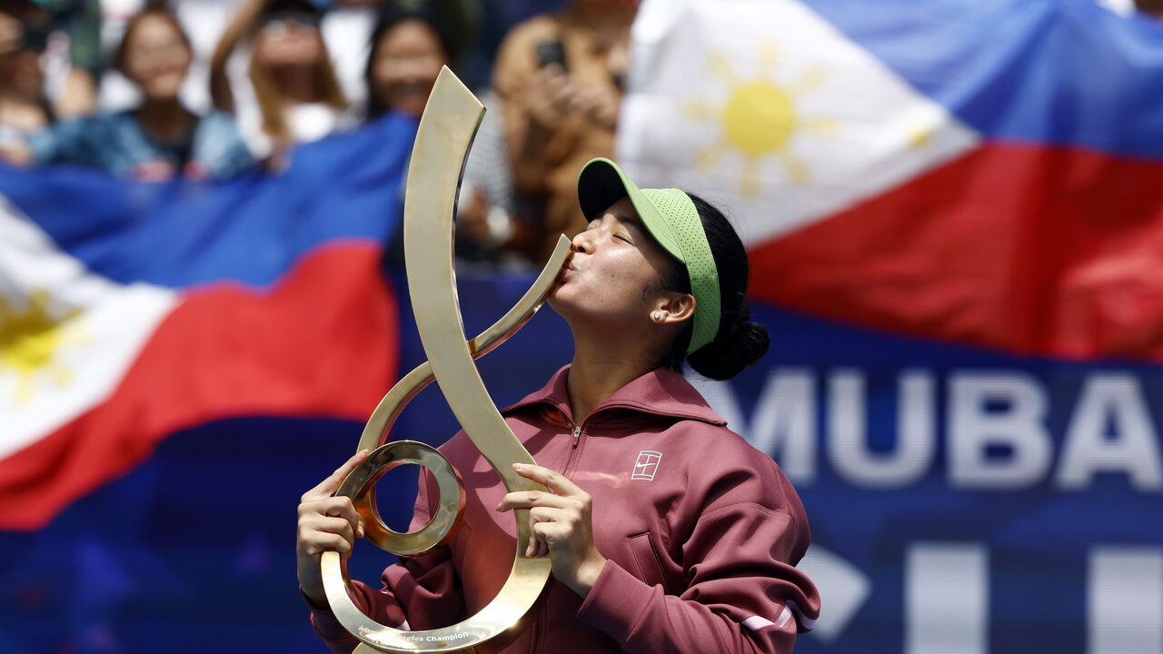 Alexandra Eala celebra vitória no WTA 500 de Washington