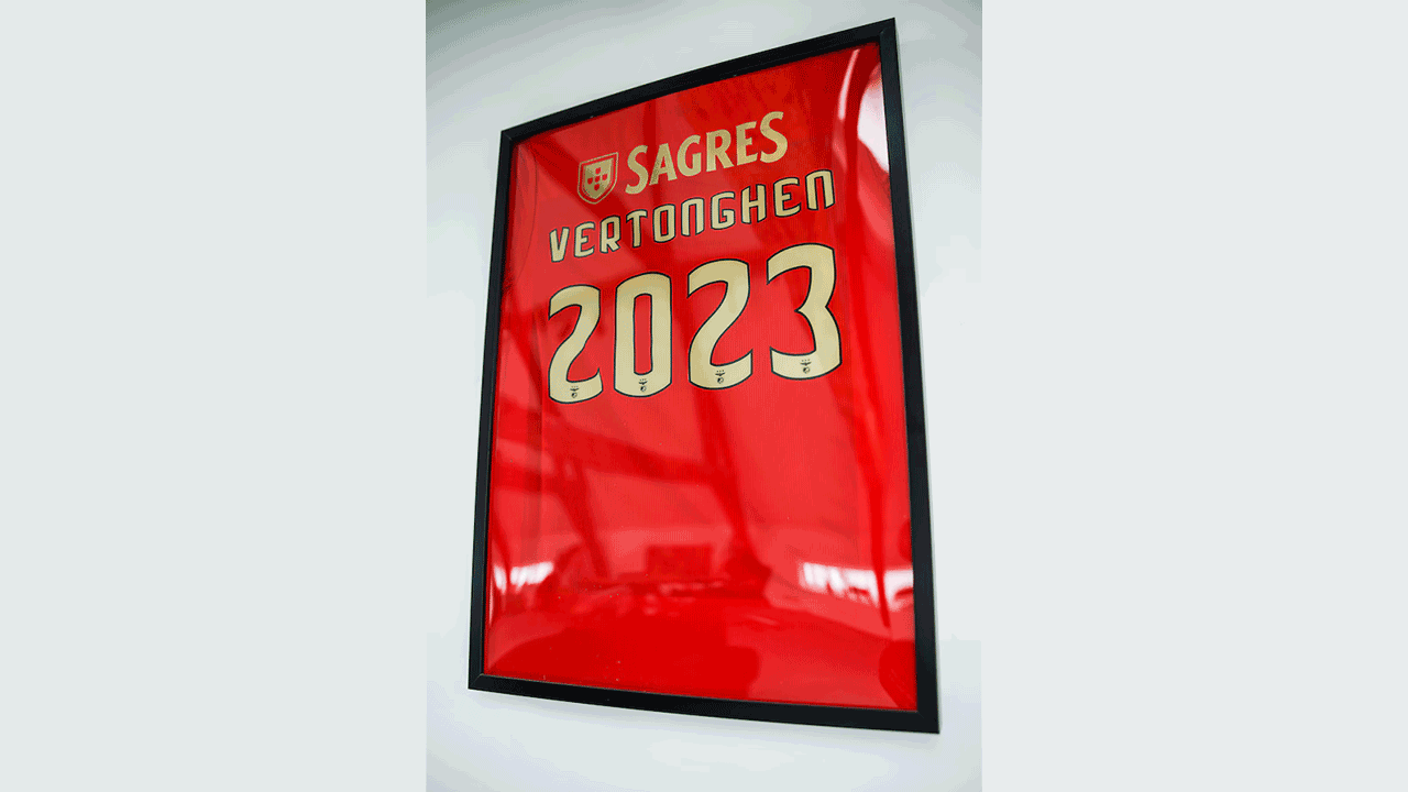 A camisola e o número que deixaram Vertonghen a pensar