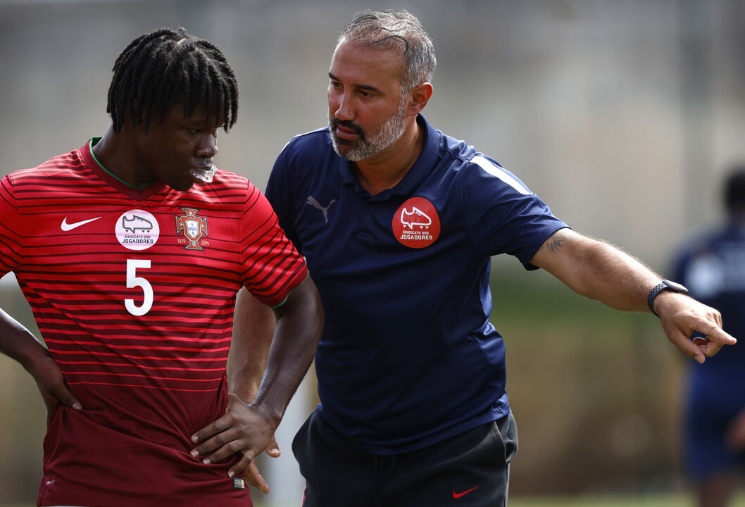 Atenção às indicações do mister 
