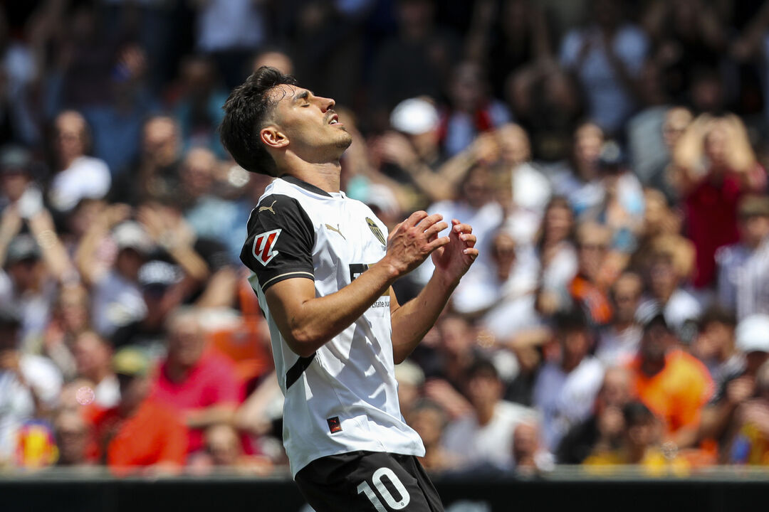 Andre Almeida of Valencia CF laments during the Spanish league, La Liga EA Sports, football match played between Valencia CF