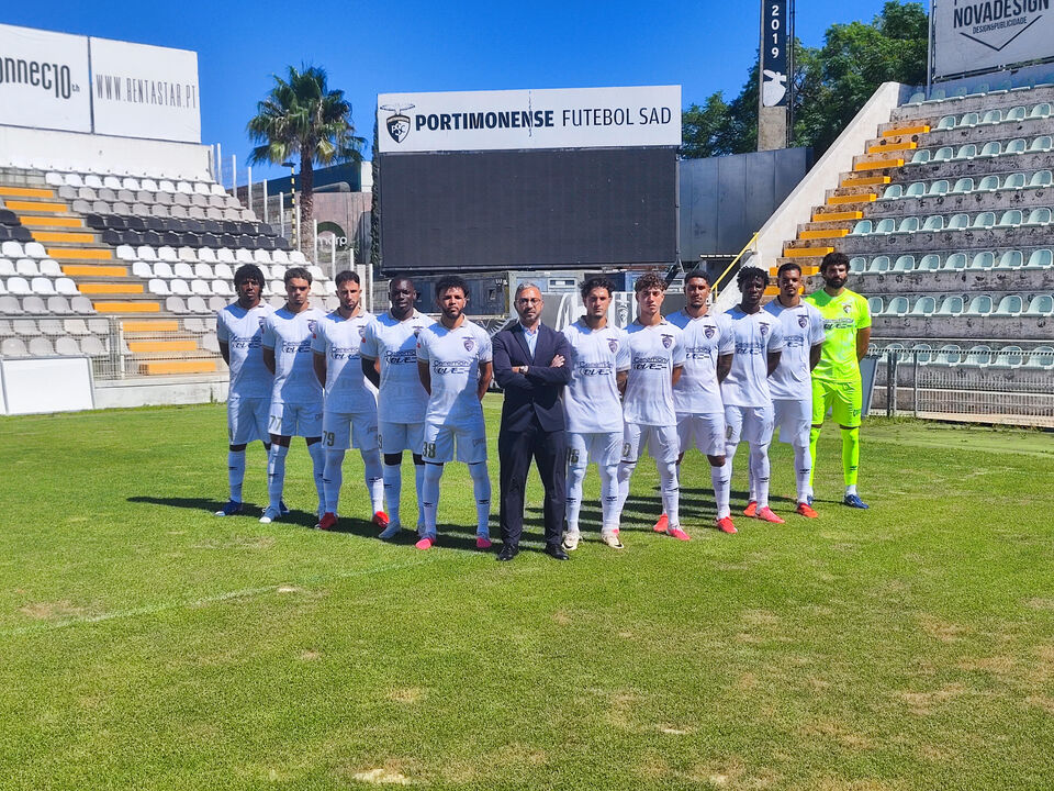 Portimonense apresenta João Mendes, filho de Ronaldinho Gaúcho, entre os novos recrutas