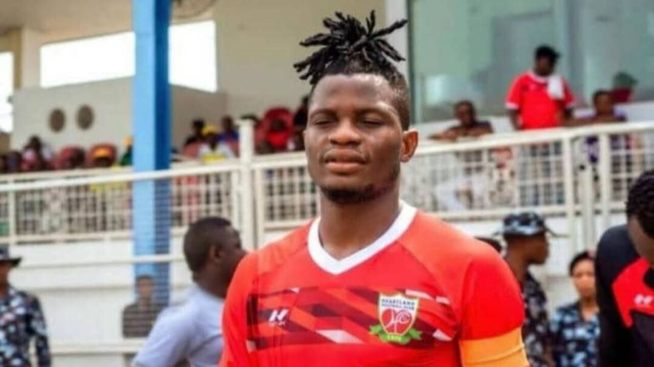 Chinedu Ozor com a camisola do Heartland FC