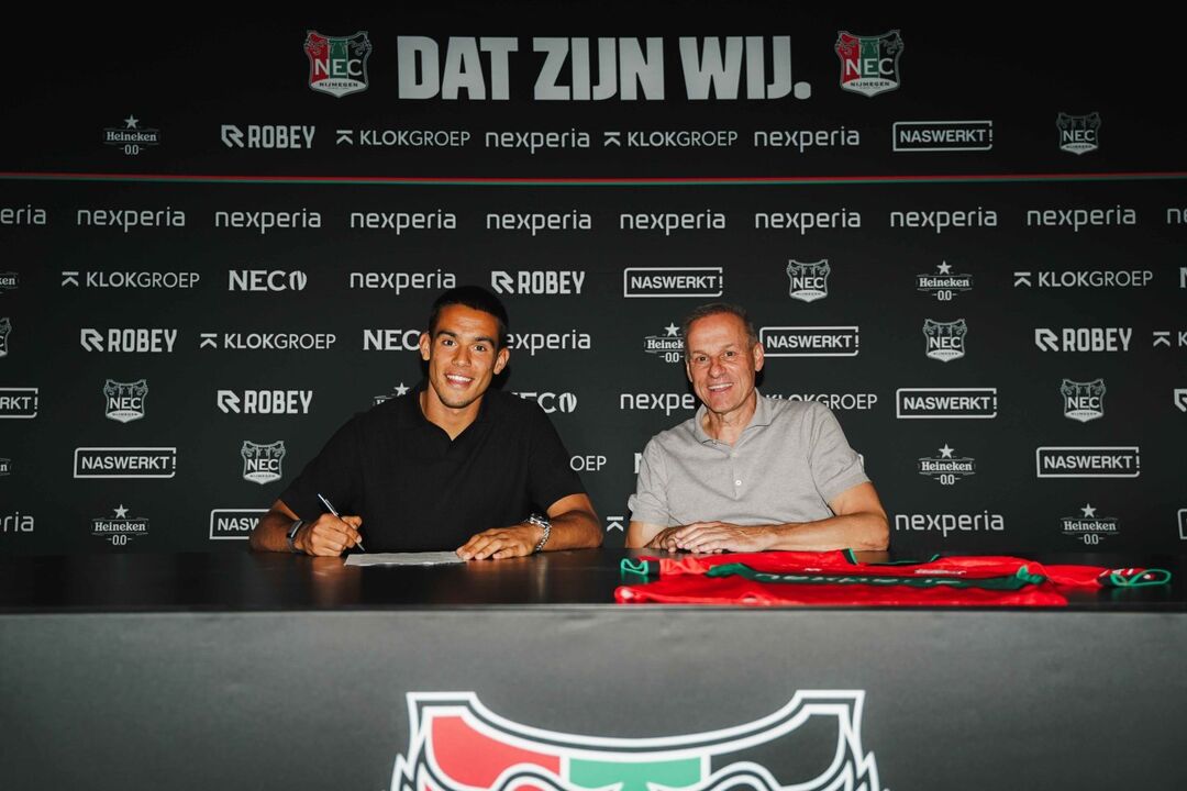 Gabriel Brás apresentado no NEC Nijmegen