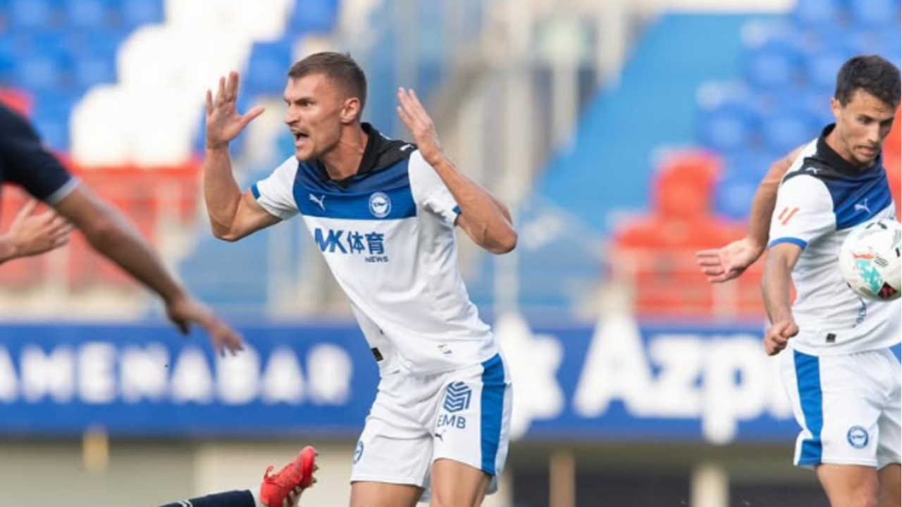 Nikola Maras ao serviço do Alavés