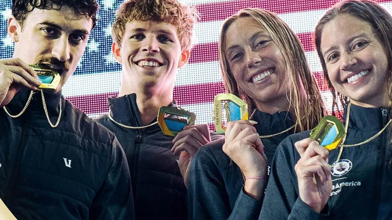 Estados Unidos com novo recorde do Mundo dos 4x100 estilos de natação
