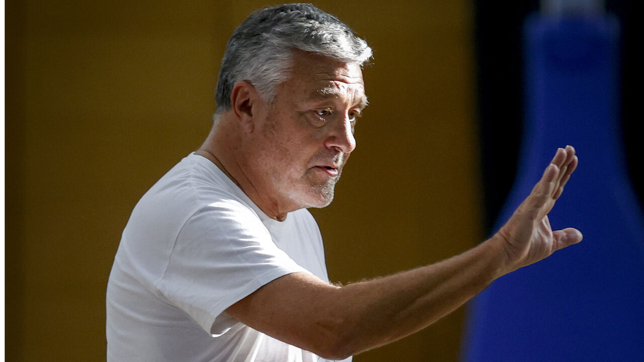 Mário Gomes critica falta de condições, duvidando que presidentes de câmara trabalhem assim