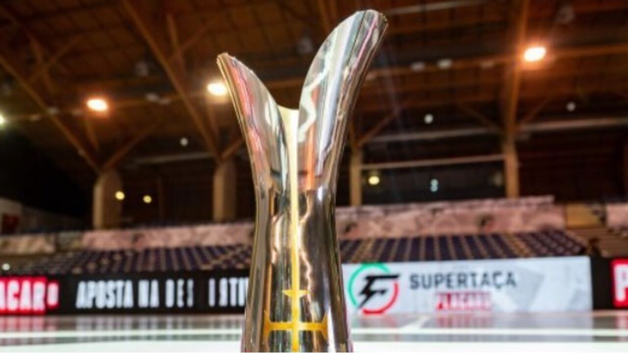 Troféu da Supertaça de futsal em Vila do Conde