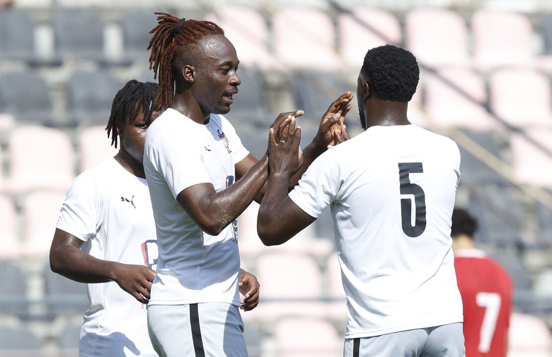 Vitória por 4-0 sobre o Seixal no último jogo de preparação 