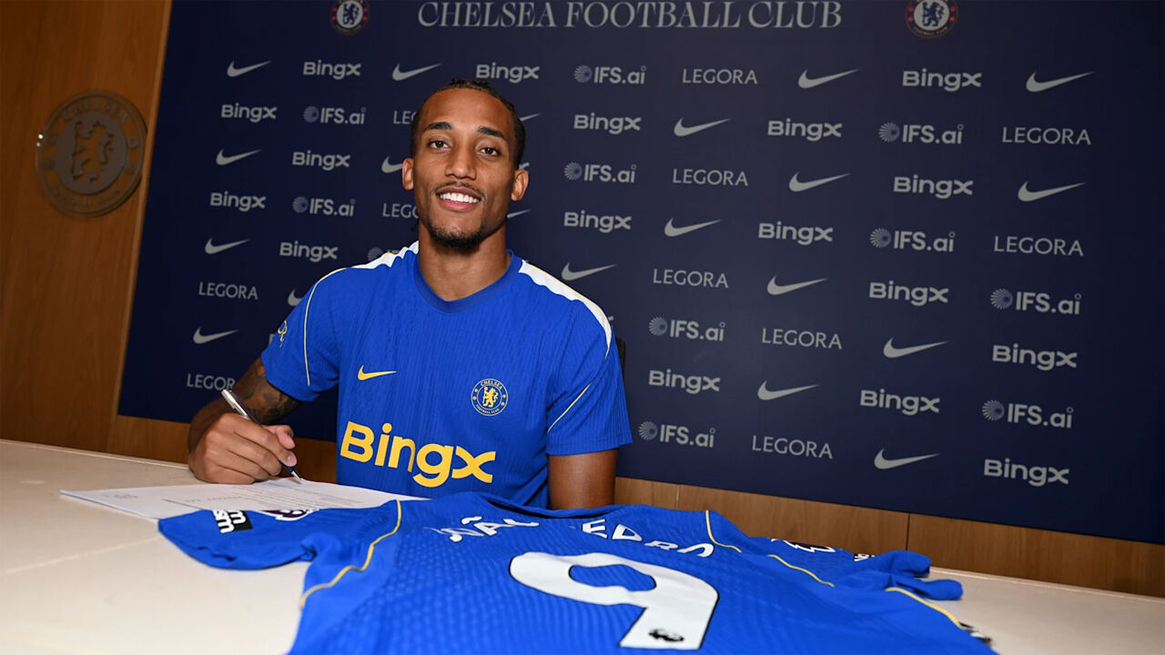 Oficial: João Pedro renova com o Chelsea até 2034