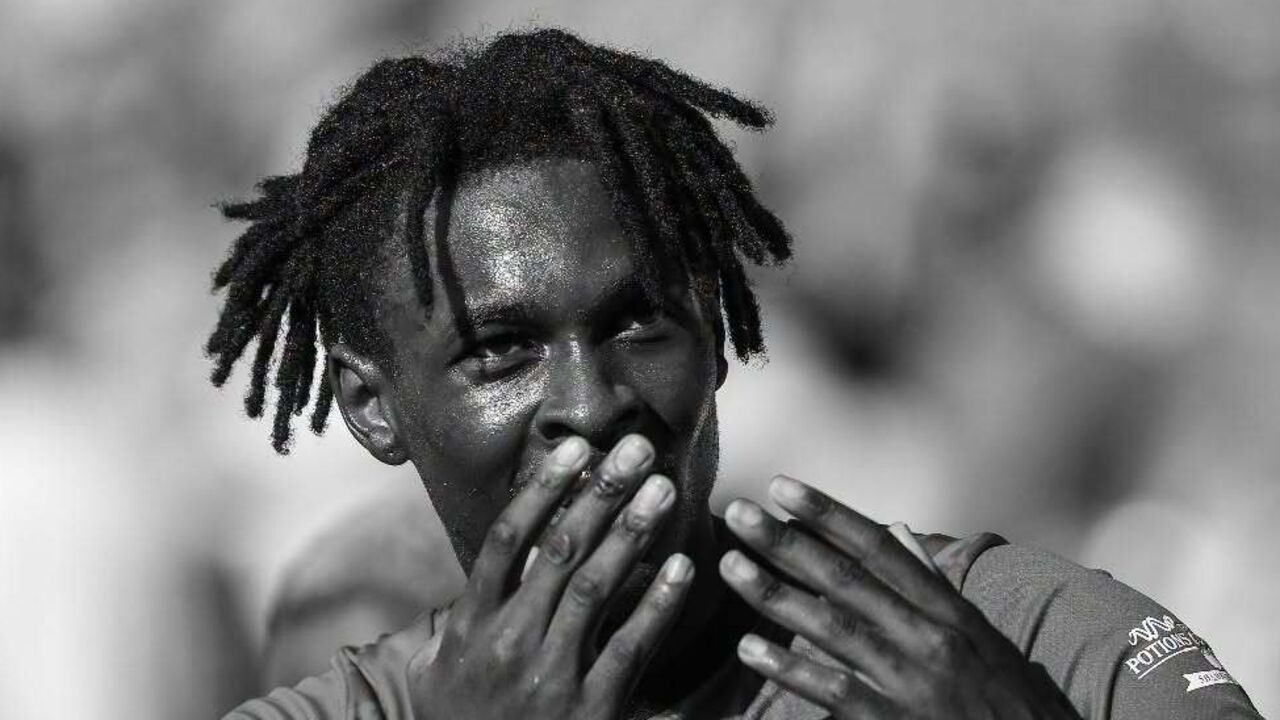 Quévin Castro em luto pela morte de um ex-jogador do York City