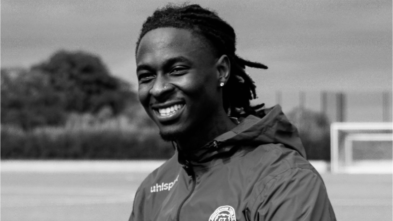 Quévin Castro, ex-jogador do King's Lynn Town e Chippenham Town, faleceu aos 25 anos