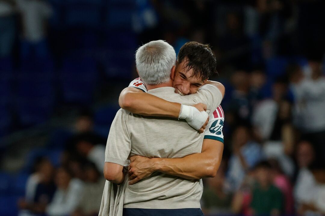 Carlos Espí celebra vitória do Espanyol sobre o Real Madrid com golo no minuto 0