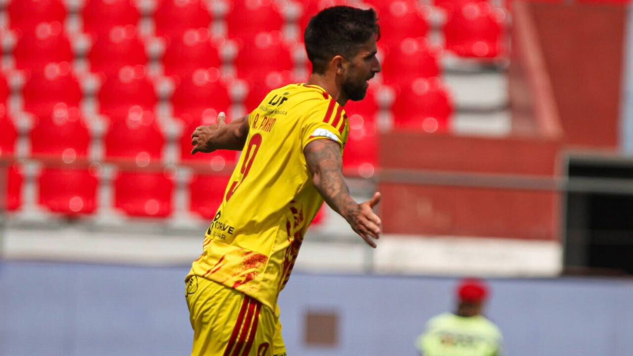 Rodrigo Pinho bisou e foi eleito o homem do jogo