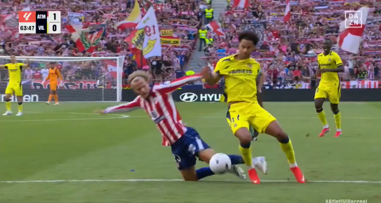 O penálti cometido por Hjulmand na estreia a titular pelo Atlético Madrid