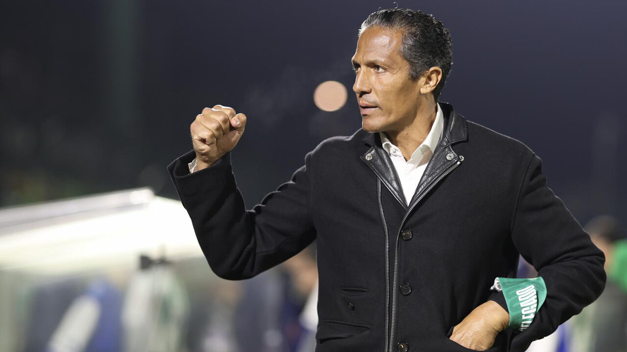 Bruno Alves de saída do Rio Ave