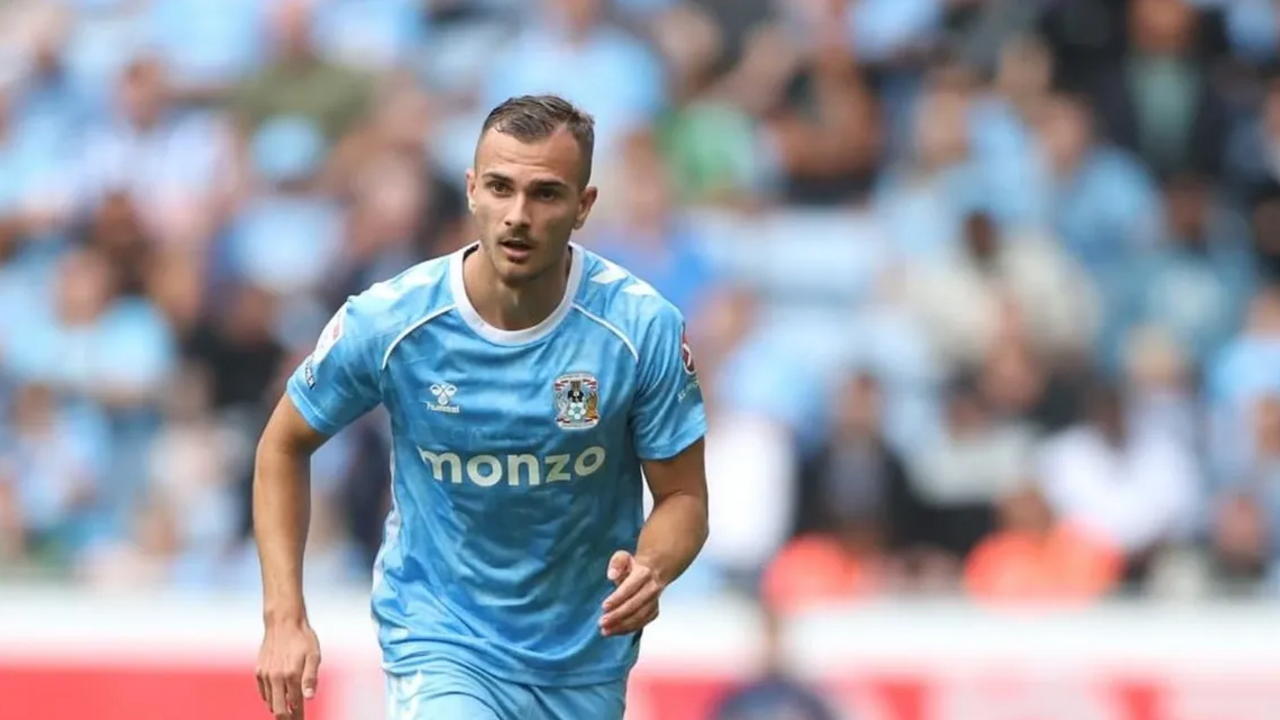 Miguel Brau com as cores do Coventry