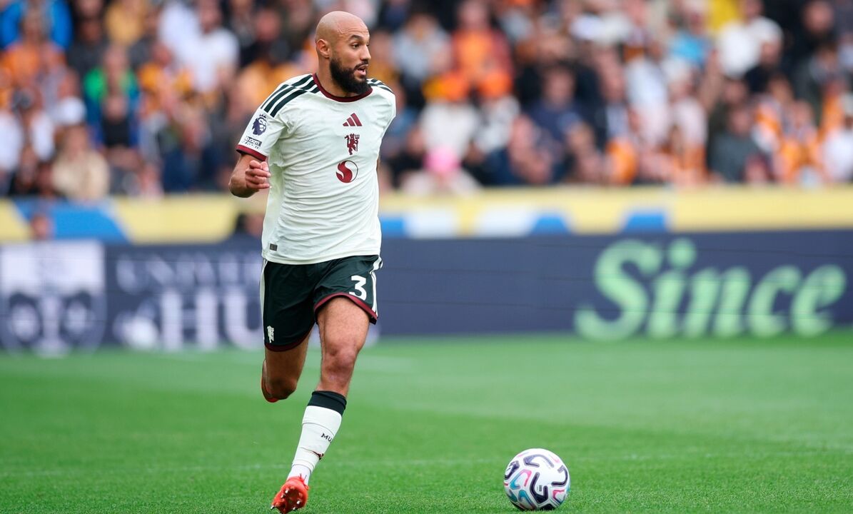 Mazraoui em Old Trafford
