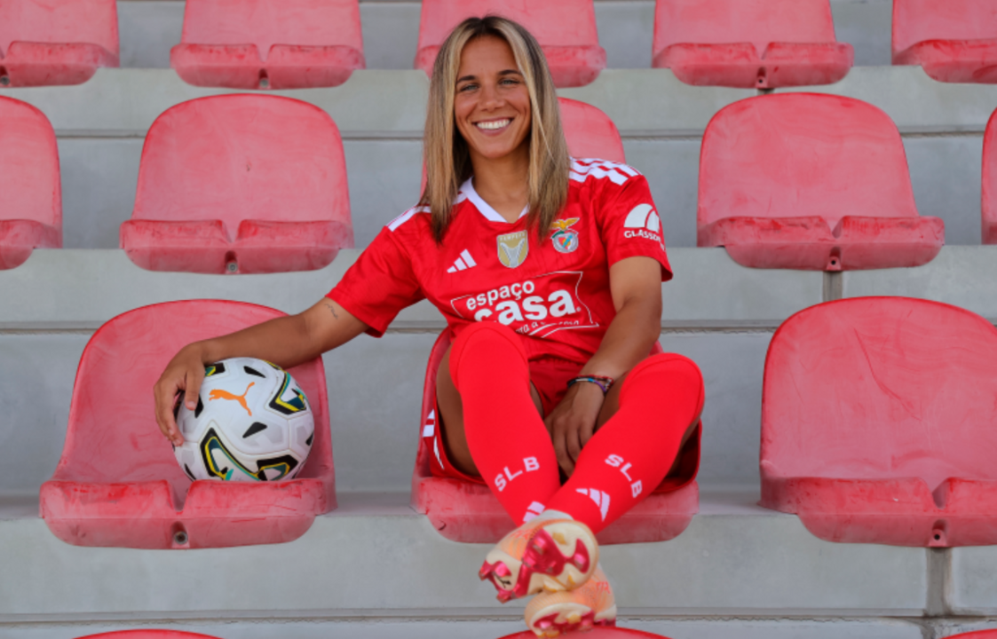 Lúcia Alves com a camisola do Benfica, confiante para o Mundial