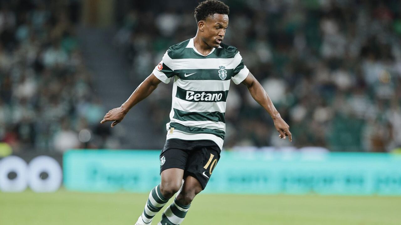 Geny Catamo joga futebol pelo Sporting
