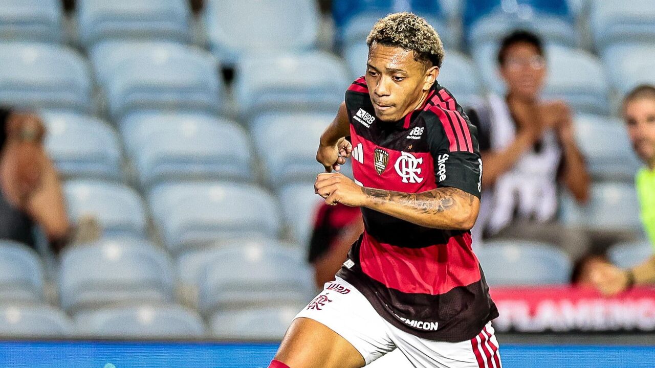 Daniel Sales já fez 12 jogos na equipa principal do Mengão