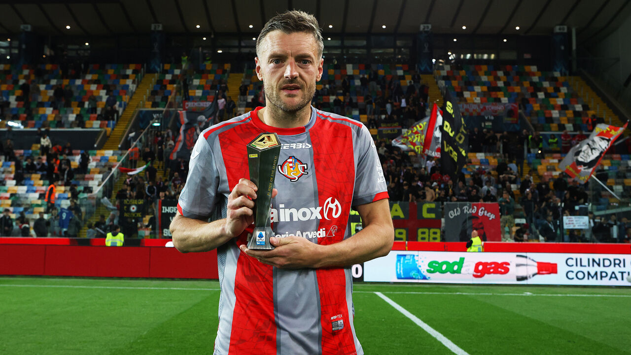 Jamie Vardy vestiu a camisola da Cremonese, de Itália
