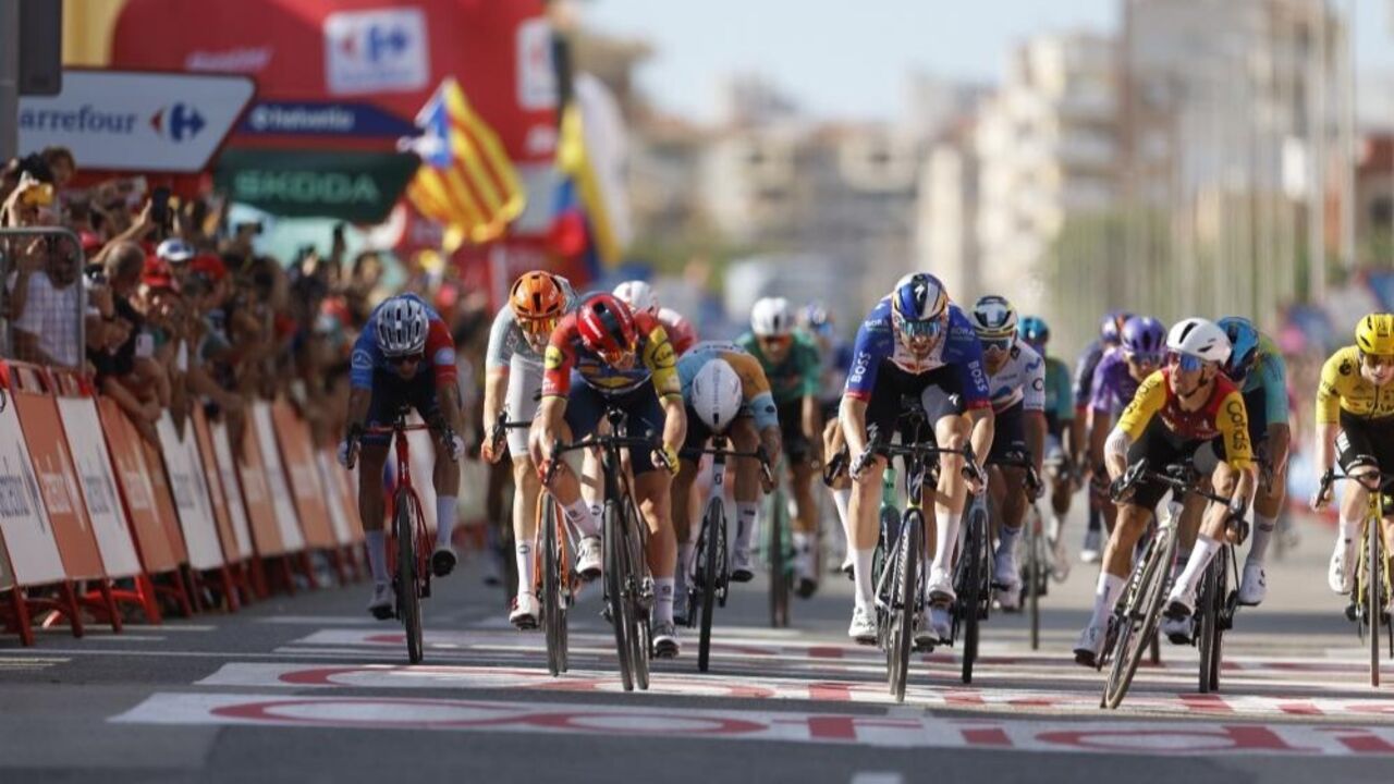 Bryan Coquard venceu ao sprint