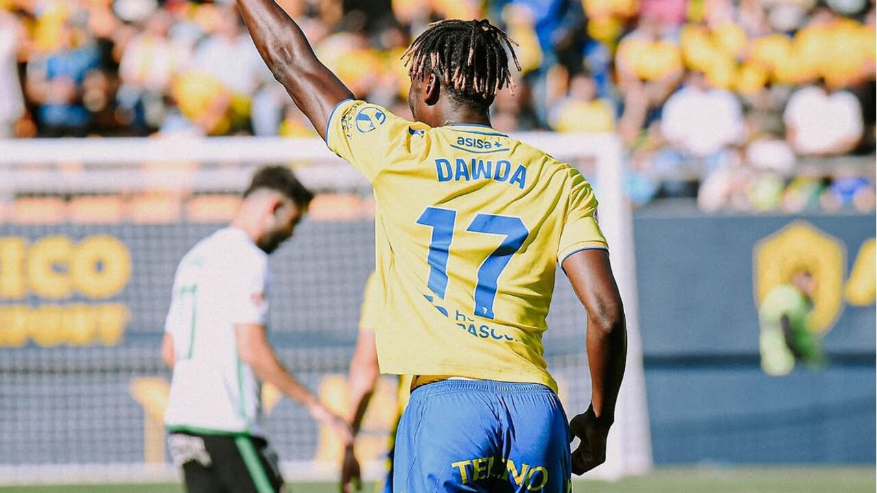 Dawda Camara, aqui com a camisola do Cadiz, vai ser reforço do Alverca