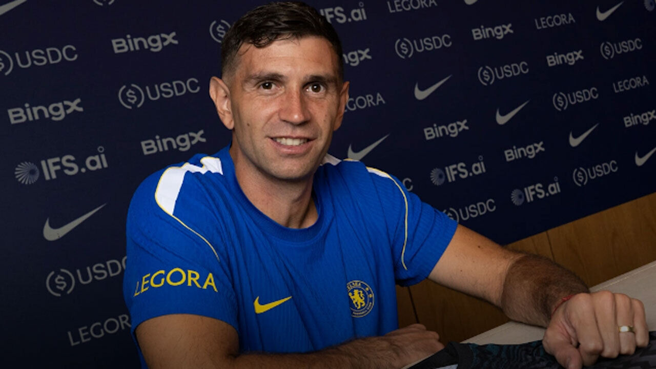 Emiliano Martínez apresentado no Chelsea