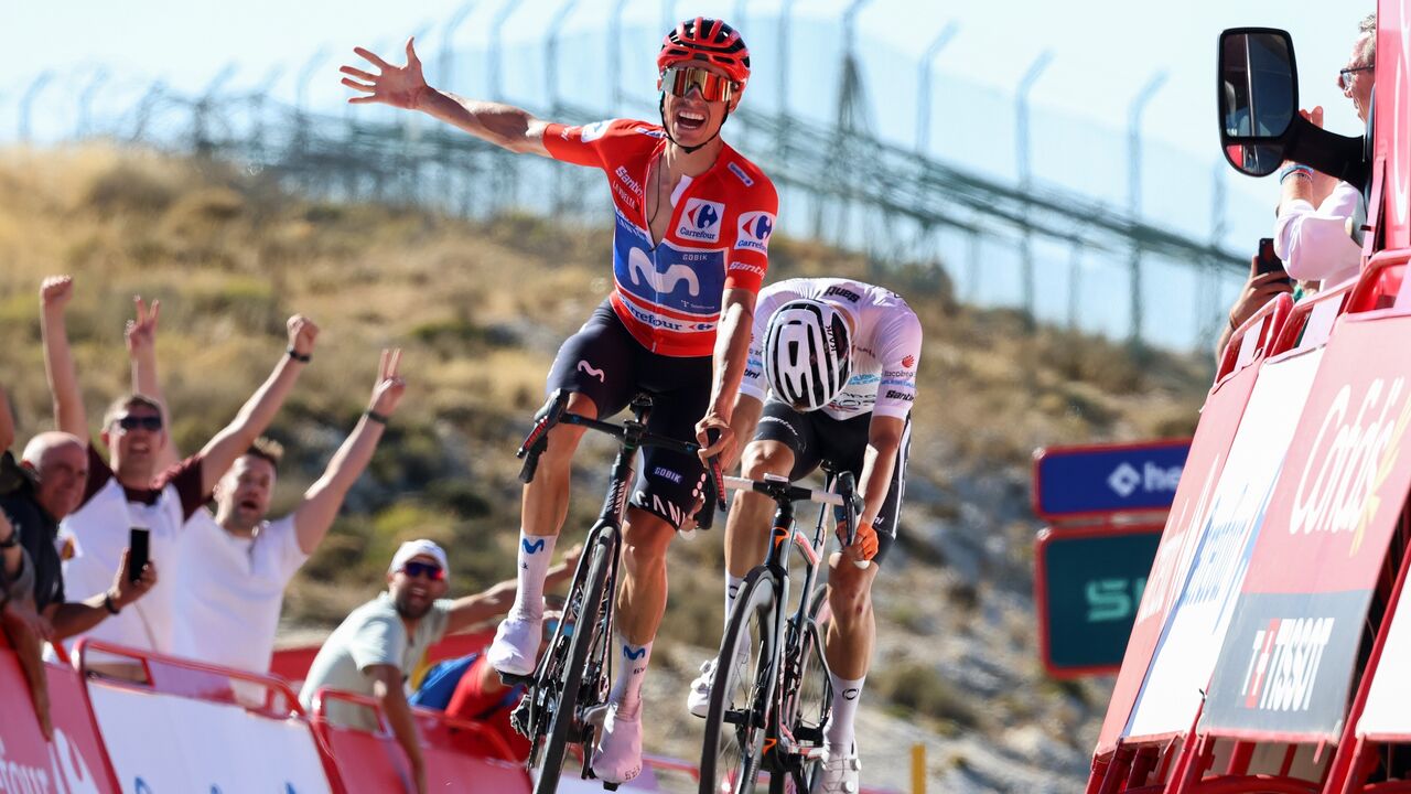 Enric Mas vence a etapa da Vuelta a Espanha após desistência de Pogacar
