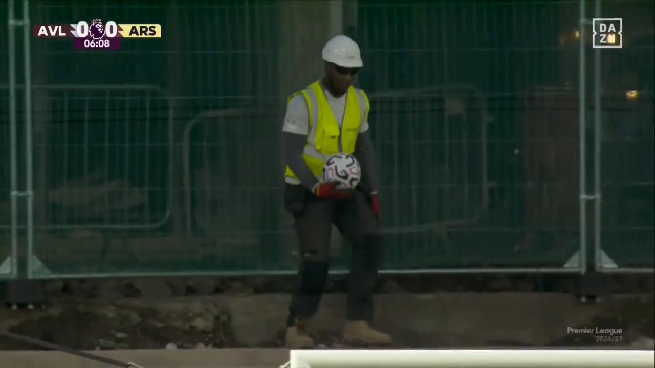 Acredite: esta imagem foi captada num jogo da Premier League