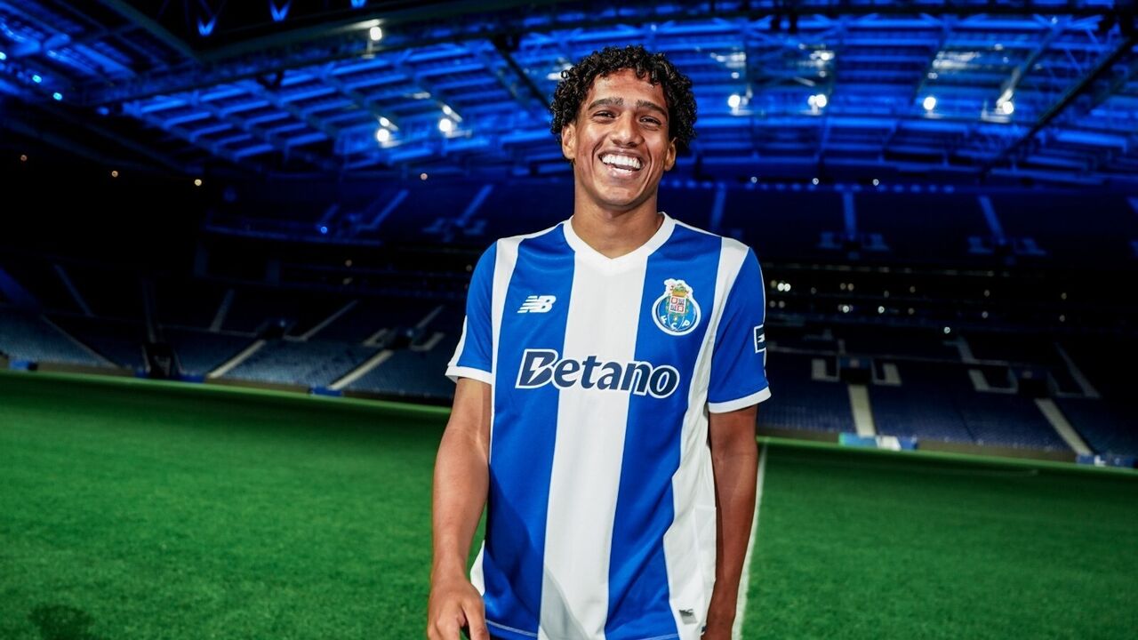 Souza é reforço do FC Porto