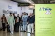 Kaique acompanhado pelos agentes na chegada a Lisboa