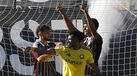 Antonetti (à dir.) marcou ao Al Nassr tal como Van Hooijdonk