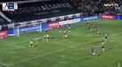 Depois de marcar... Zalazar assiste: uruguaio trabalha bem do lado direito e serve Ioannidis para o 2-0