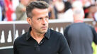 Marco Silva reage junto ao banco de suplentes do Benfica