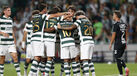 Jogadores do Sporting festejam durante o jogo com o V. Guimarães