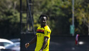 Irankunda em ação diante do Brentford
