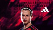 Kaminski com o novo equipamento do Benfica