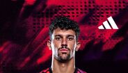 Tomás Araújo com o novo equipamento do Benfica