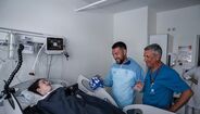 Farioli e equipa visitam crianças no Hospital de São João