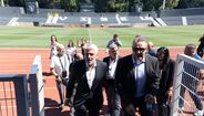 Mariano Lopez (Académico Viseu) e João Azevedo (Câmara Municipal) na visita guiada ao recinto