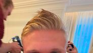 Nova época, novo penteado: Haaland surpreende fãs com look diferente antes do arranque da Premier League