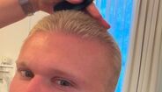 Nova época, novo penteado: Haaland surpreende fãs com look diferente antes do arranque da Premier League