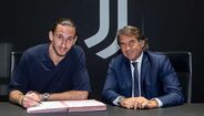 Kamil Grabara chegou a Turim