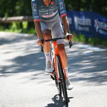 Josh Tarling abandona a Volta à Espanha