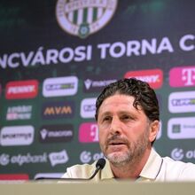 Treinador do Trabzonspor pediu demissão após humilhação europeia e clube... recusou